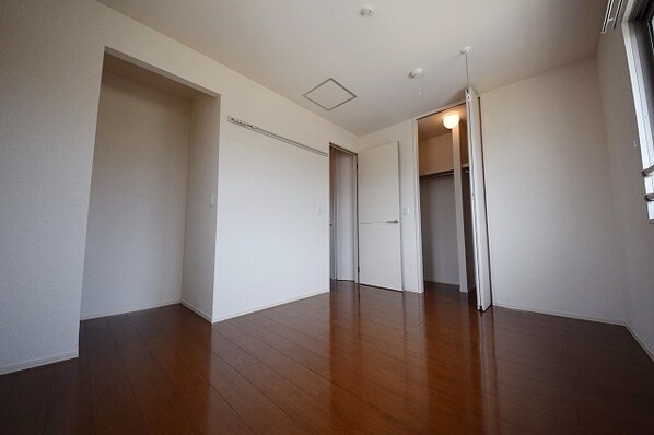 アニックカスールの物件内観写真